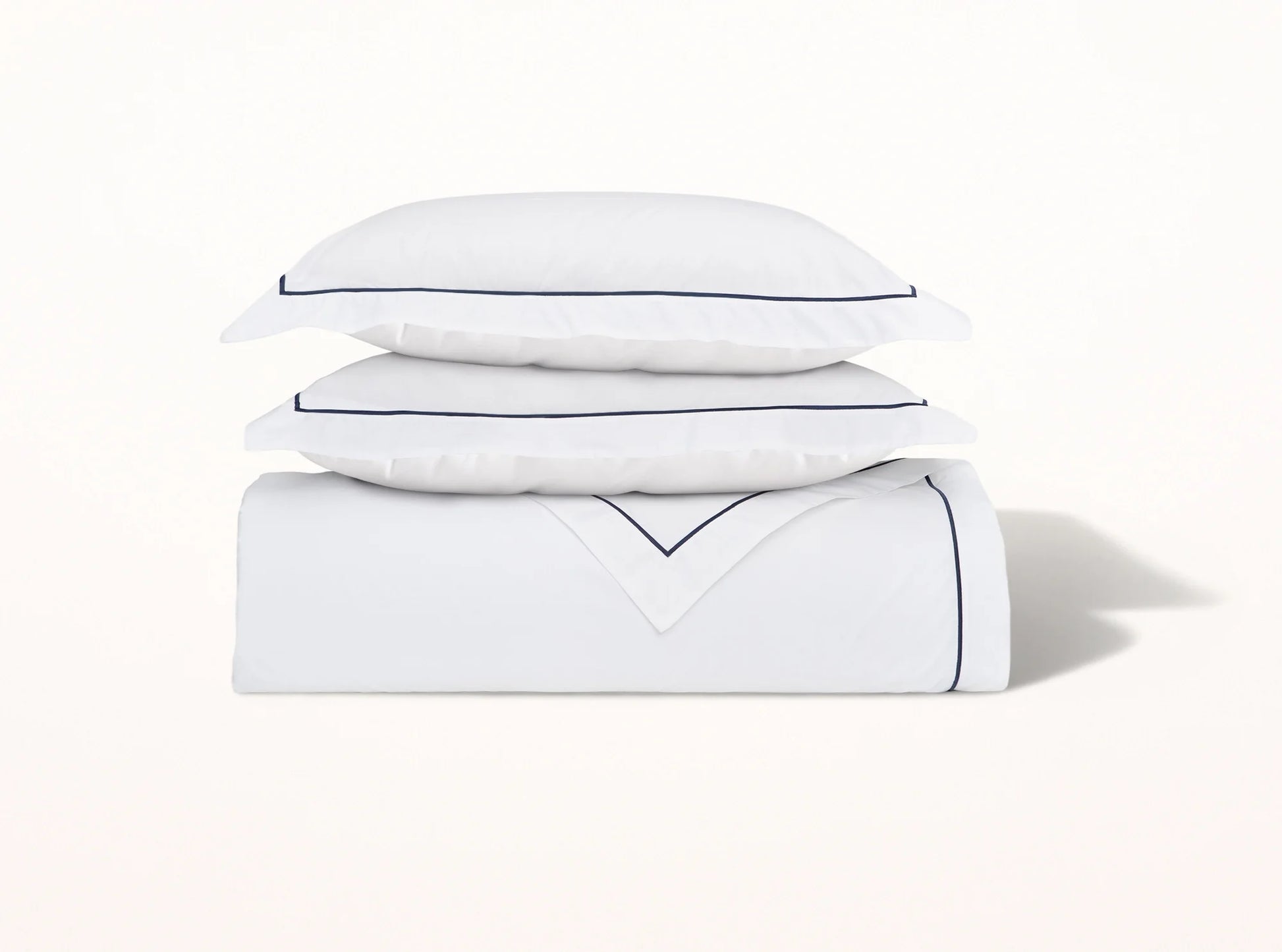 percale-embroidered-duvet-set-white-navy