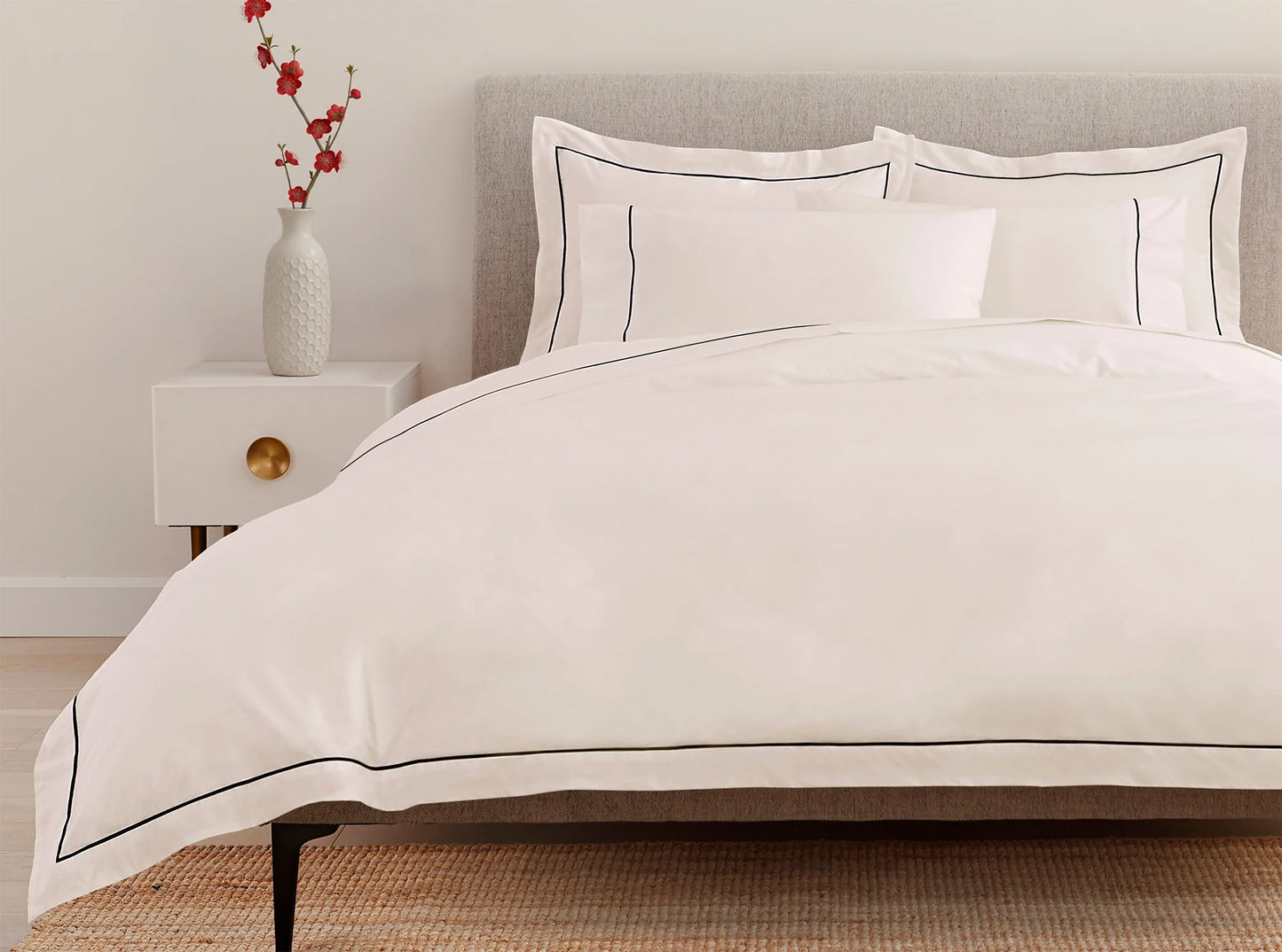 percale-embroidered-sheet-set-white-navy